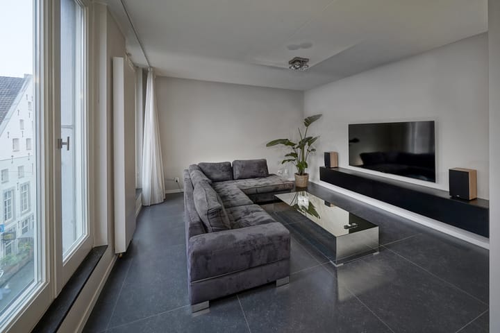 Foto 3 van Helmstraat 5-C02