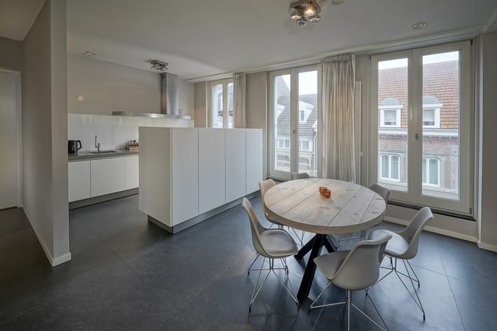 Foto 5 van Helmstraat 5-C02