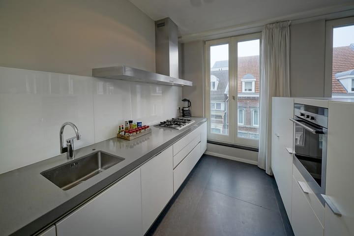 Foto 6 van Helmstraat 5-C02