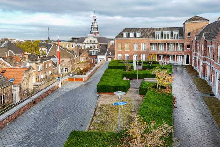 Foto 12 van Helmstraat 5-C02