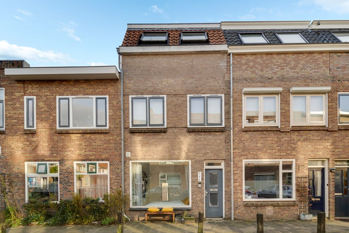 Bekijk foto 1 van Makassarstraat 8