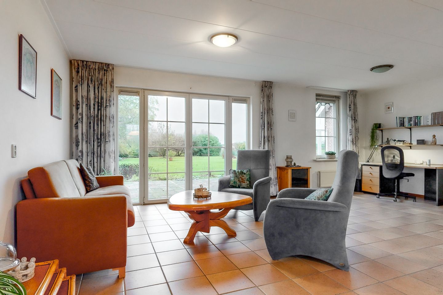 Photo 10 of Haarsteeg 1