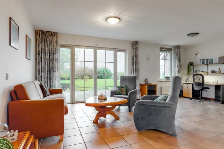 Foto 10 van Haarsteeg 1