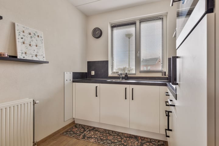 Foto 9 van Keizersmantel 18