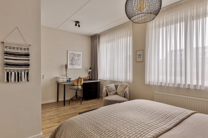 Foto 14 van Keizersmantel 18