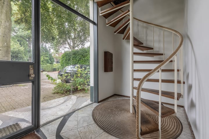 Photo 5 of Graaf Florislaan 2-A