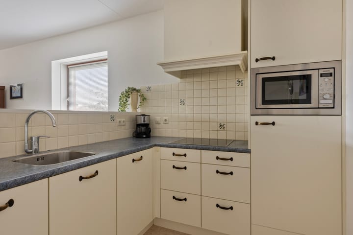 Foto 16 van Burg. Reijerslaan 48