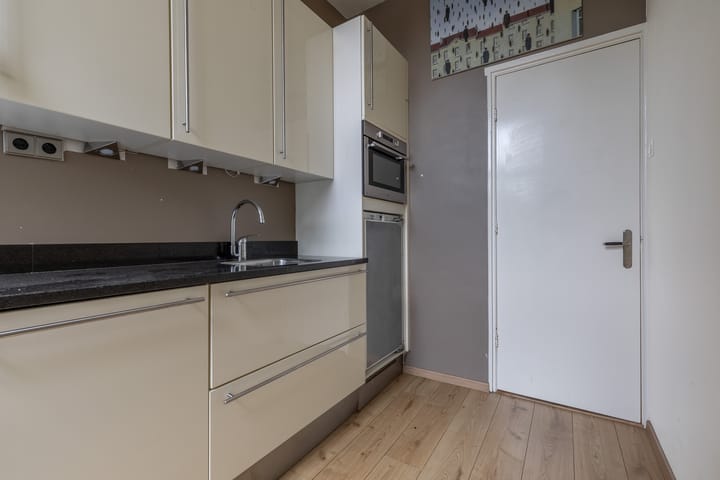 Photo 24 of Graaf Florislaan 2-A