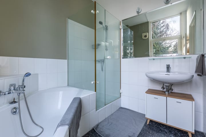 Photo 27 of Graaf Florislaan 2-A