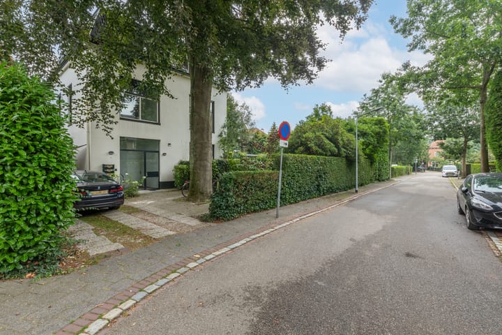 Photo 37 of Graaf Florislaan 2-A