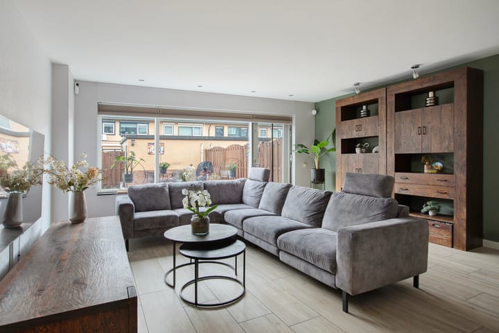 Foto 2 van Van Eesterenveld 33