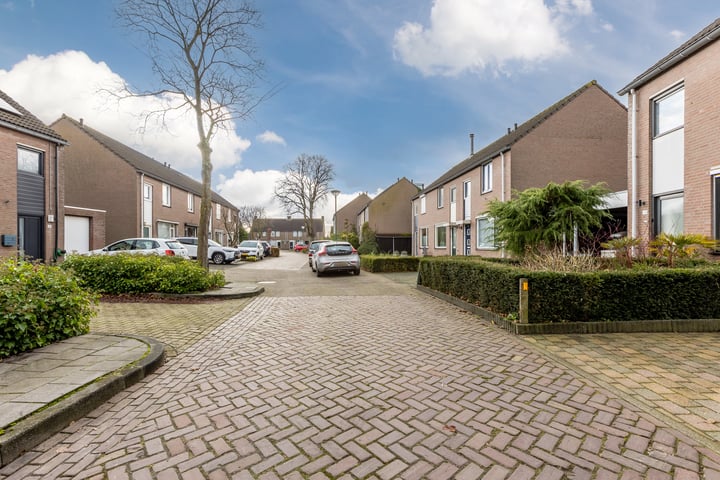 View photo 41 of Clausstraat 16