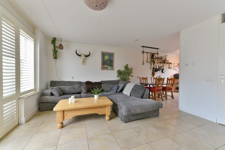 Foto 9 van Esdoornlaan 9