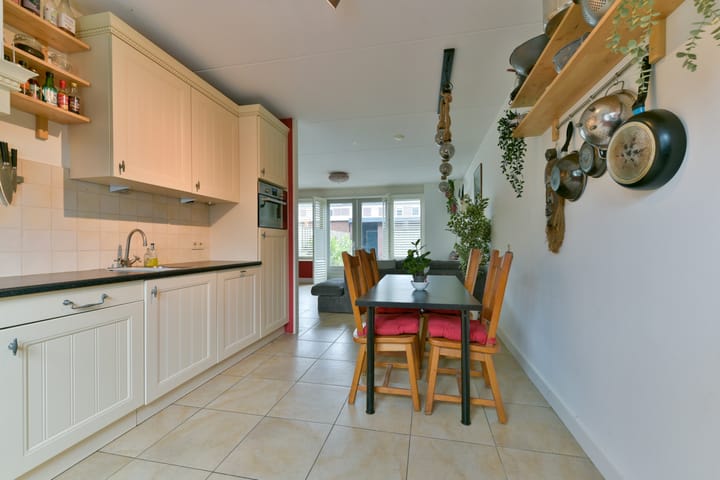 Foto 14 van Esdoornlaan 9