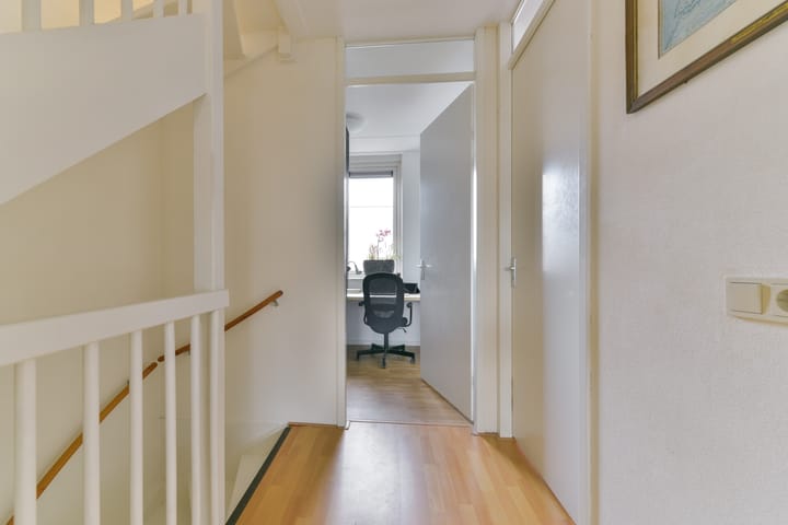 Foto 22 van Esdoornlaan 9