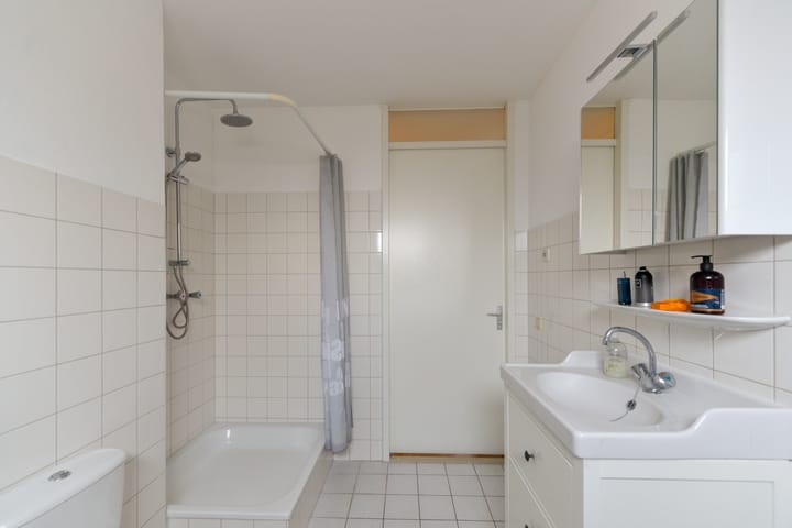 Foto 26 van Esdoornlaan 9