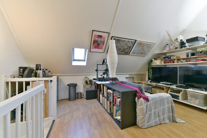 Foto 28 van Esdoornlaan 9