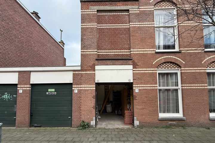 Bekijk foto van Seringenstraat 1