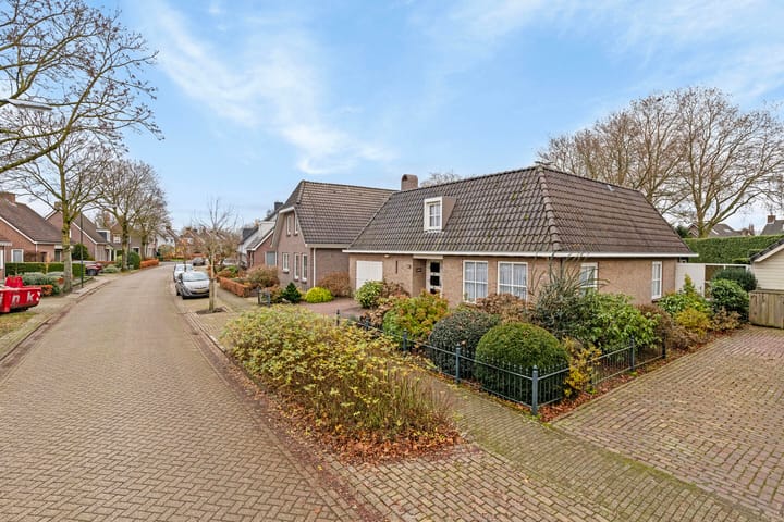 Foto 30 van Deusonelaan 12