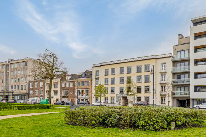 Jansbuitensingel 16-4