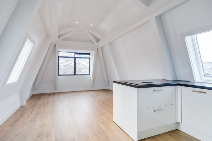 Foto 10 van Bemuurde Weerd O.Z. 39-C