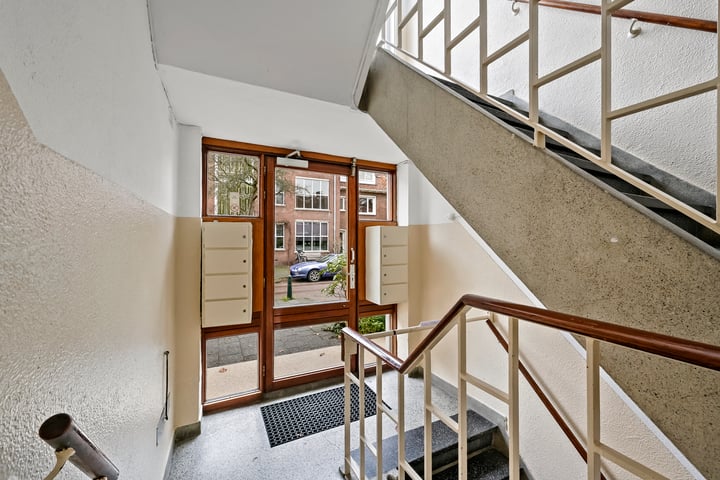 Bekijk foto 9 van Wormerveerstraat 172