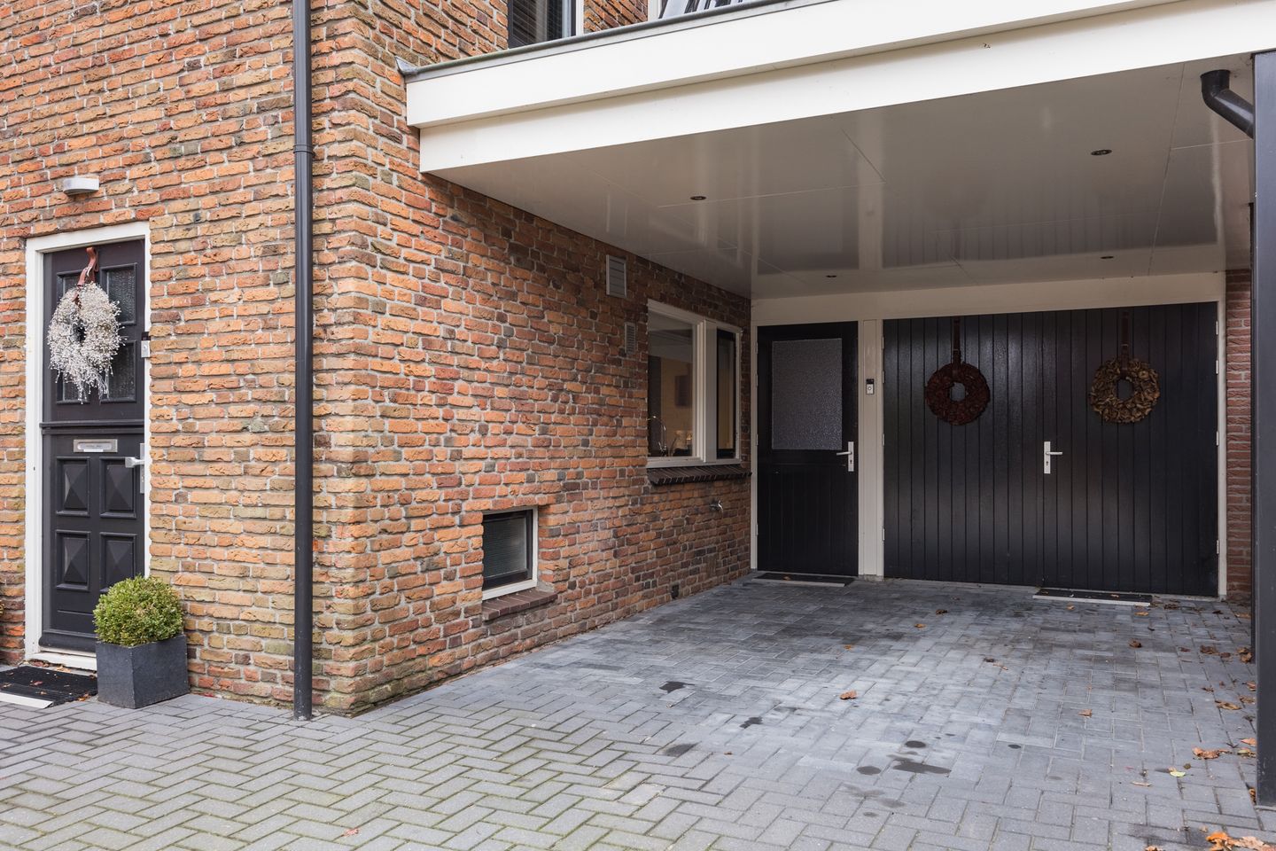 Photo 10 of Emmastraat 22