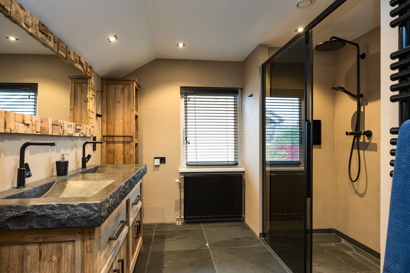 Photo 29 of Emmastraat 22