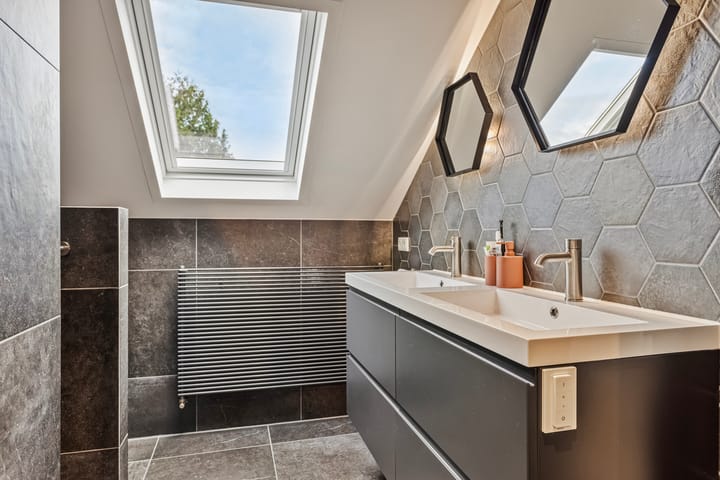 Foto 4 van Niesstraat 15-A