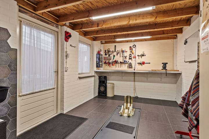 Foto 24 van Niesstraat 15-A