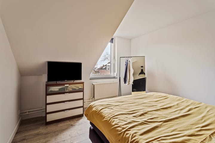 Foto 28 van Niesstraat 15-A