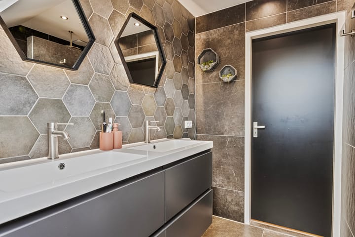 Foto 30 van Niesstraat 15-A