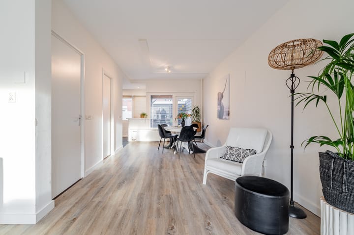 Photo 11 of Quarles van Uffordstraat 98