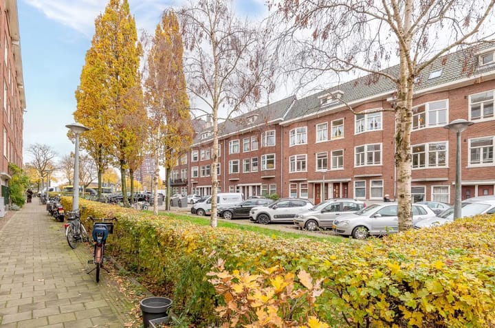 Photo 26 of Bloys van Treslongstraat 15-1