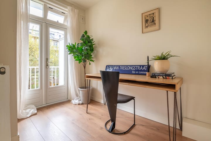 Photo 15 of Bloys van Treslongstraat 15-1