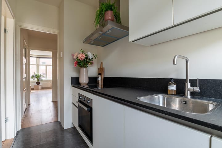 Photo 21 of Bloys van Treslongstraat 15-1