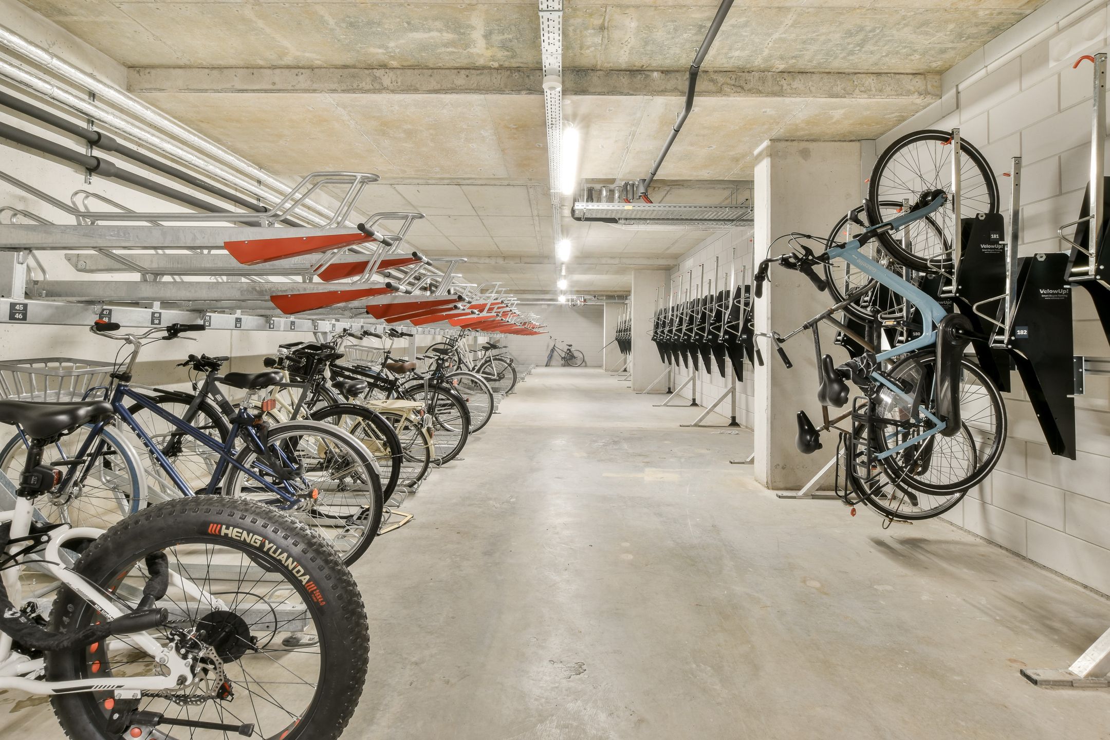 Photo 27 of Barajasweg 76