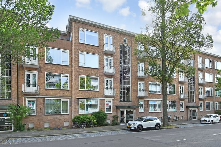 View photo 4 of Medemblikstraat 74