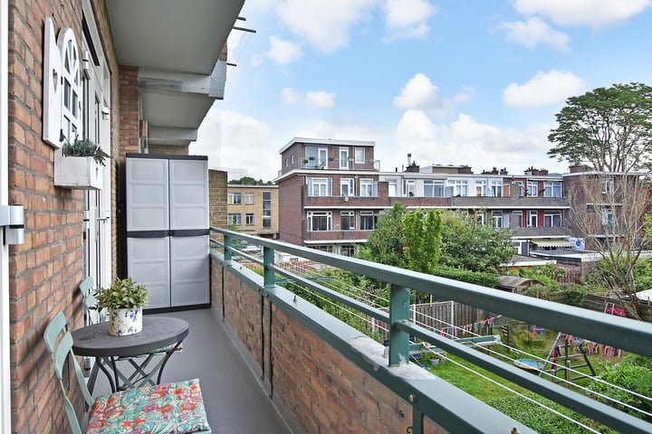 View photo 17 of Medemblikstraat 74