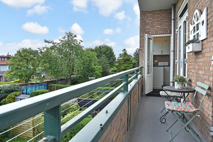 View photo 18 of Medemblikstraat 74