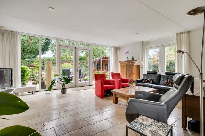 Foto 3 van Burton Jostweg 10