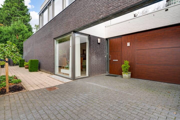 Foto 5 van Burton Jostweg 10