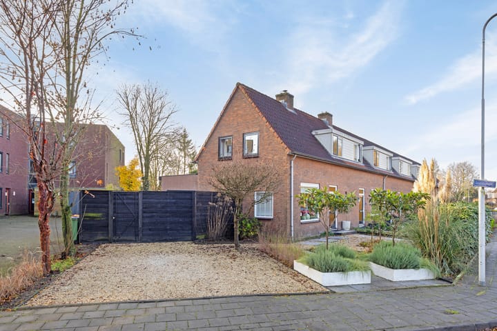 Foto 1 van Goudsbloemstraat 1