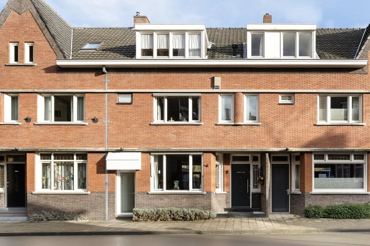 View photo 2 of Bongerdstraat 9