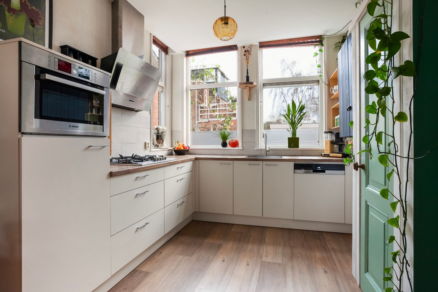 Foto 19 van Warmoezierskade 4