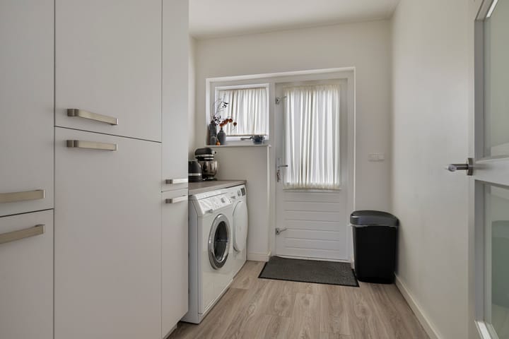 Foto 21 van Indira Gandhilaan 60