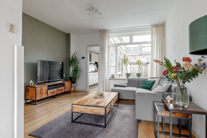 Foto 2 van Dahliastraat 6