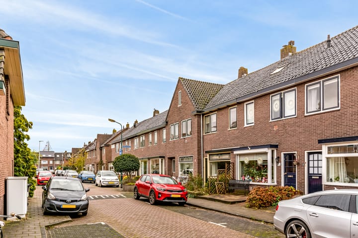 Foto 31 van Dahliastraat 6