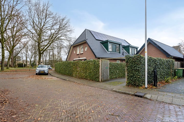 View photo 41 of Beekstraat 49