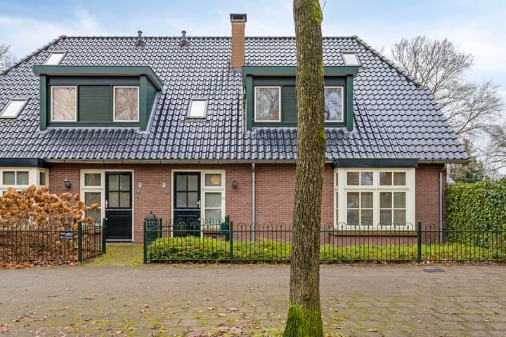 View photo 44 of Beekstraat 49